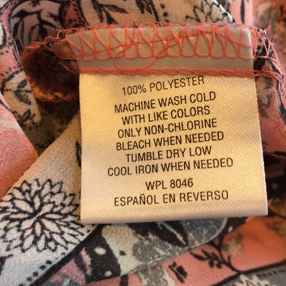 Beautiful Cold Shoulder Top Sz 1X - Picture 9 of 10